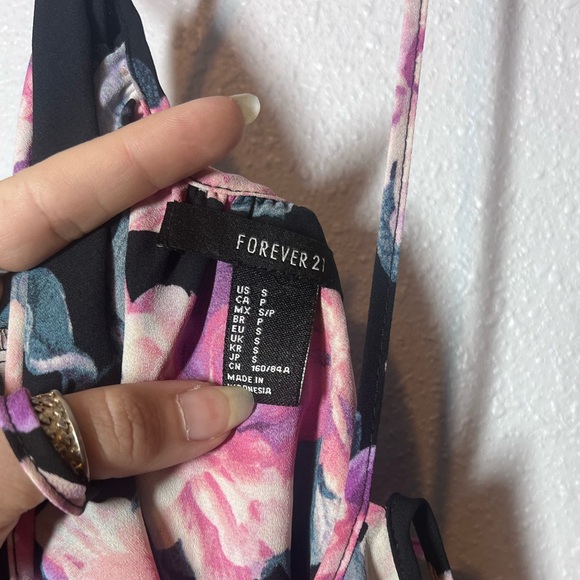 5/$25 Forever21 Floral Cami - Picture 2 of 2